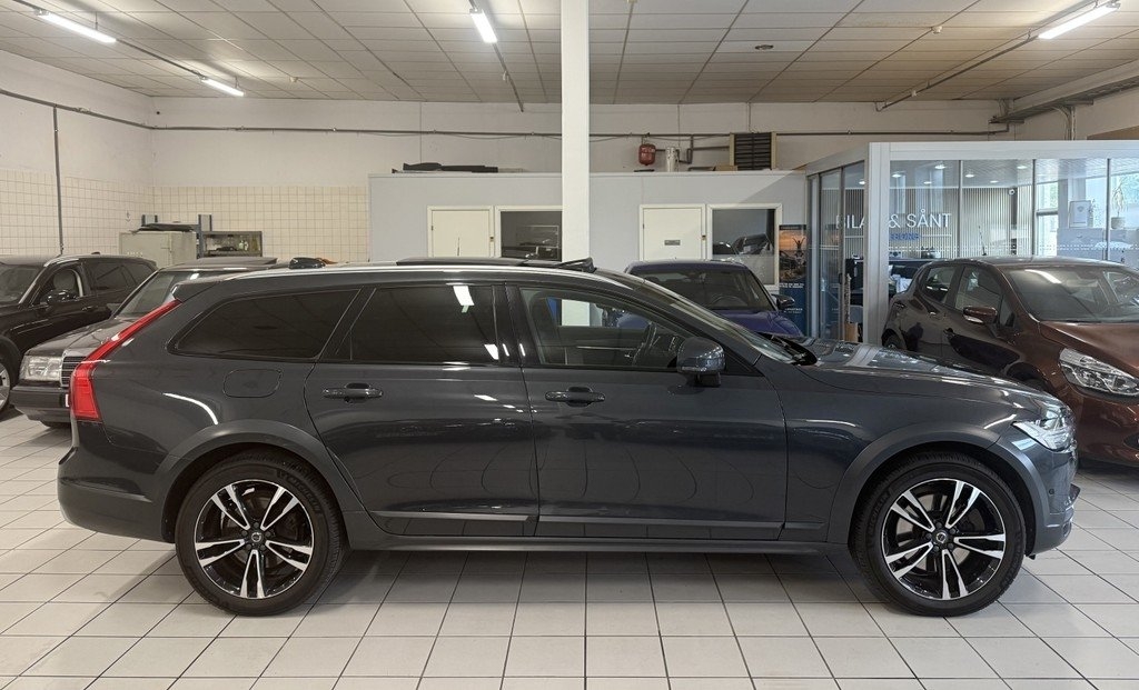 Volvo V90 Cross Country 2017, kuva 2/10