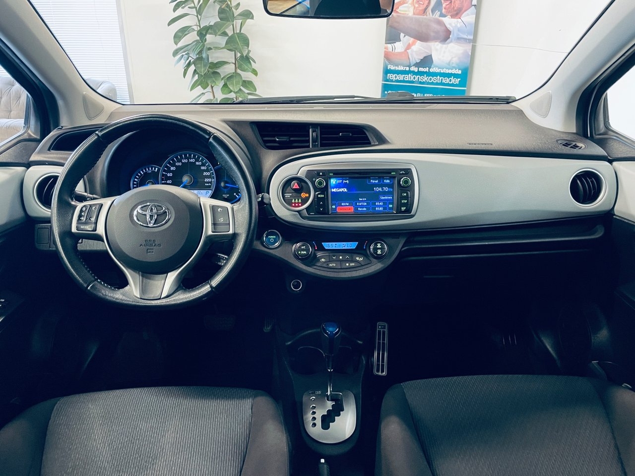 Toyota Yaris 2013, bild 5/10