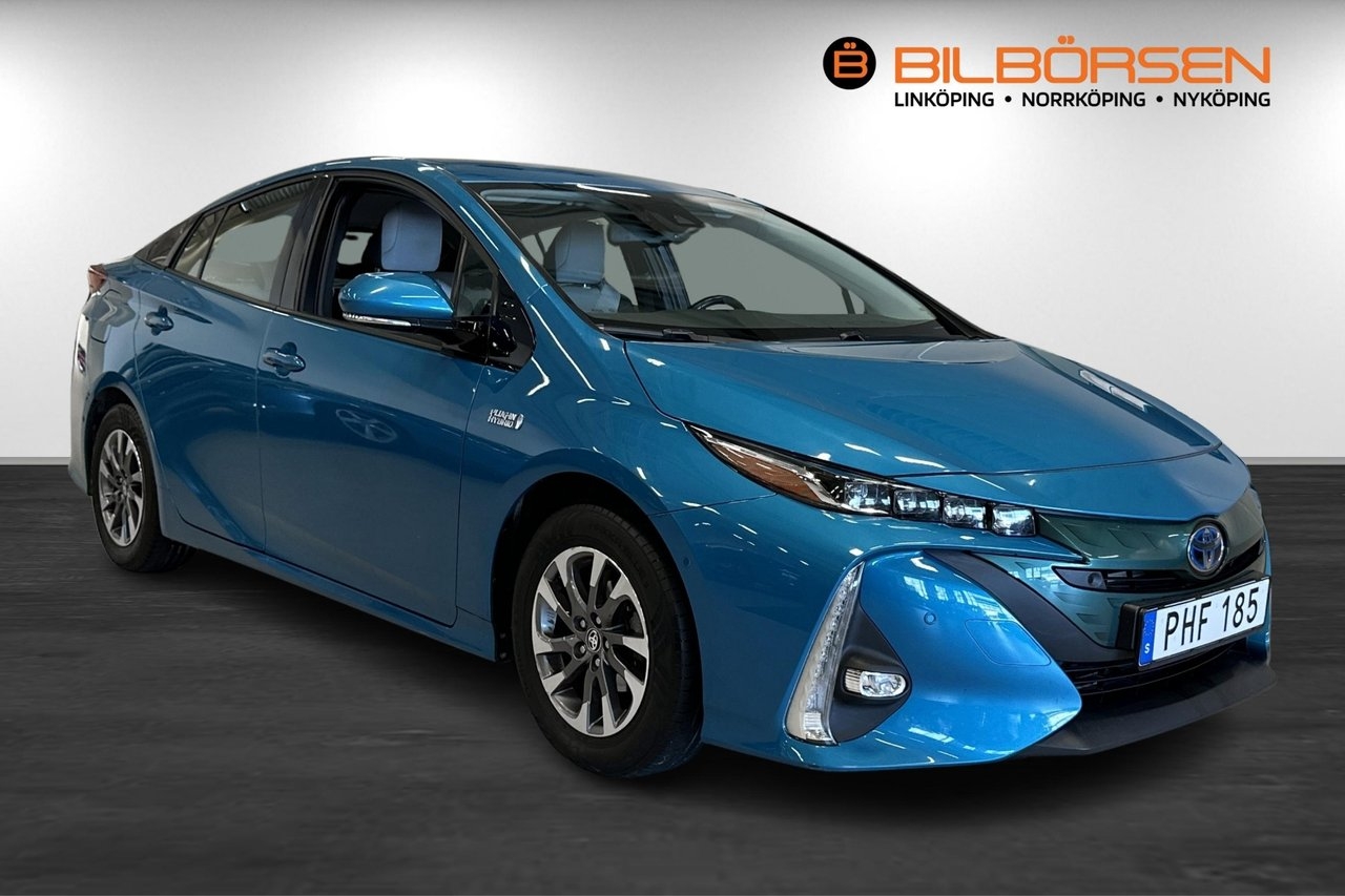 Toyota Prius Plug-in Hybrid 2017, photo 3/10