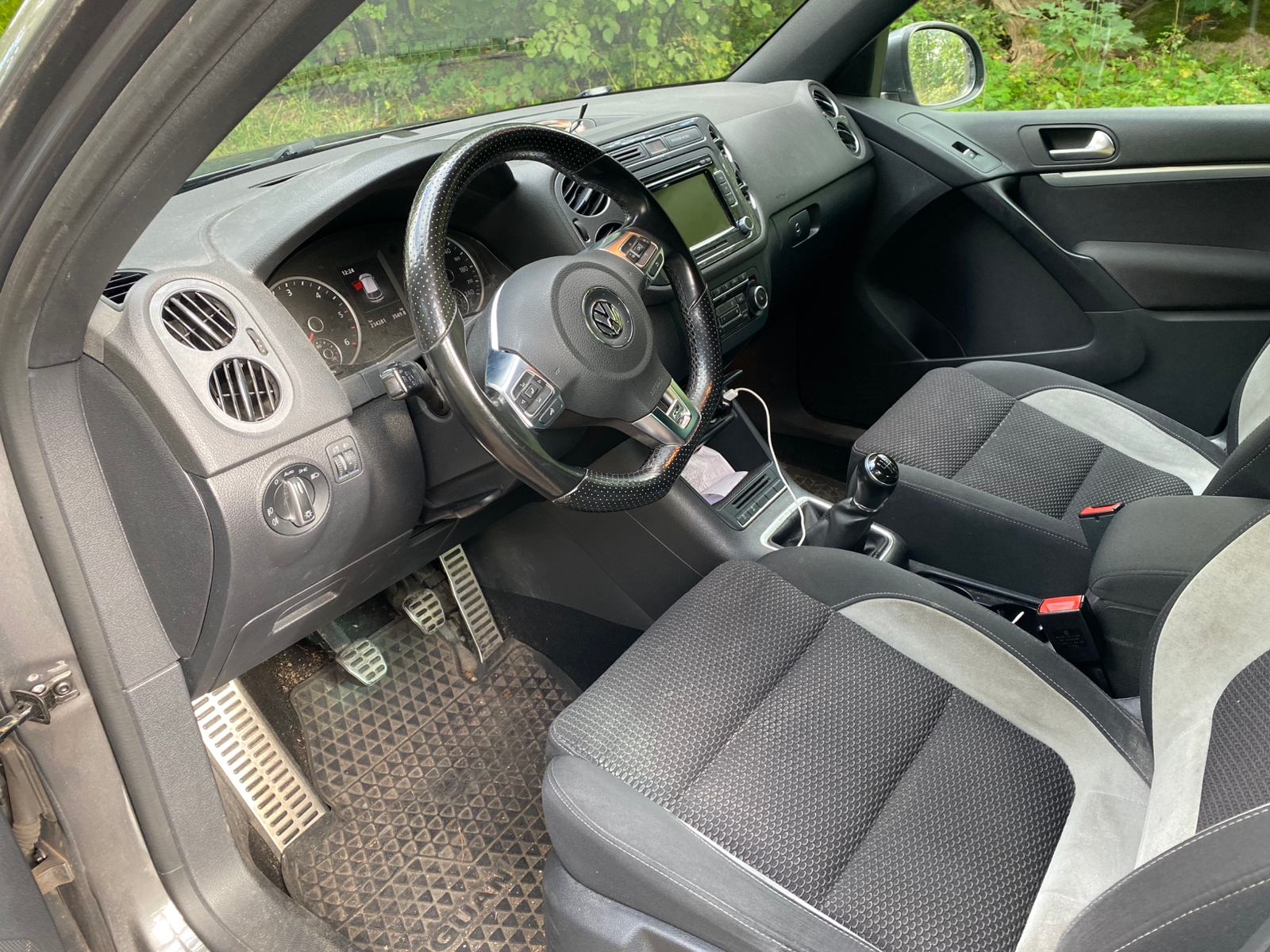 Volkswagen Tiguan 2015, photo 6/9
