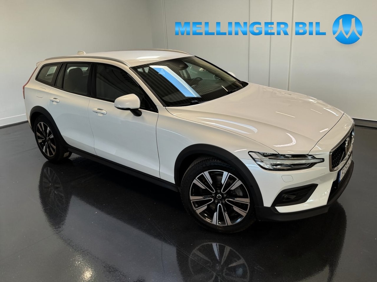 Volvo V60 Cross Country 2023, bild 2/10