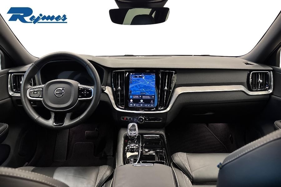 Volvo V60 T6 Plus Dark Edition 2025, photo 2/10