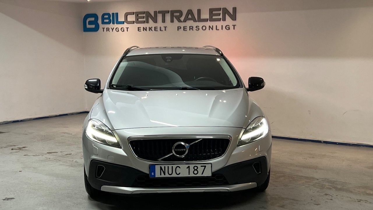 Volvo V40 Cross Country 2019, photo 3/10