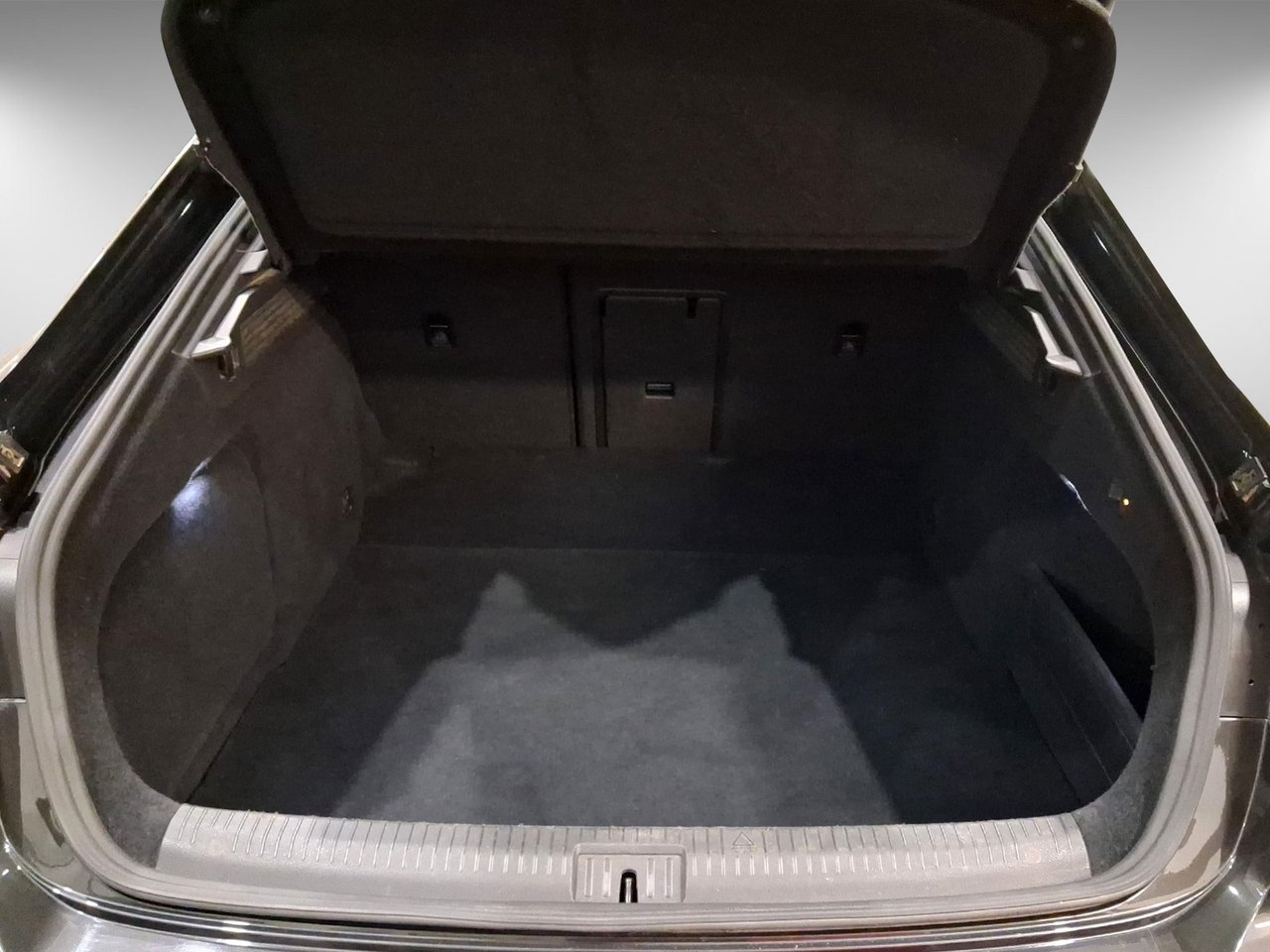 Volkswagen Arteon 2018, bild 6/10