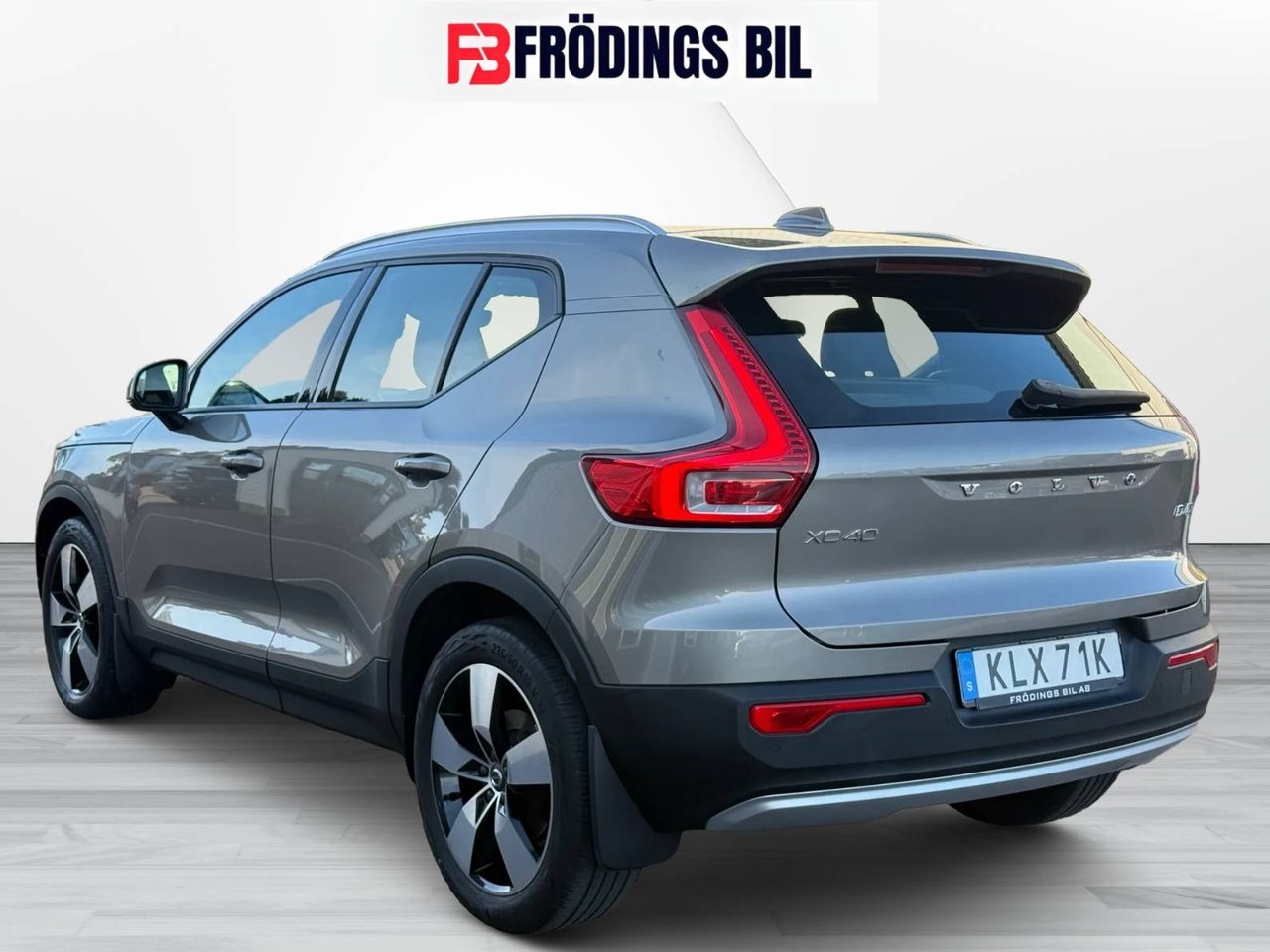 Volvo XC40 2021, photo 2/19