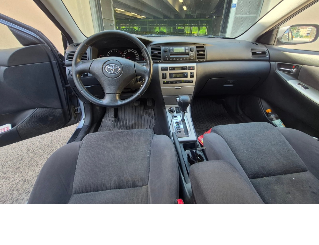 Toyota Corolla 2004, bild 5/5