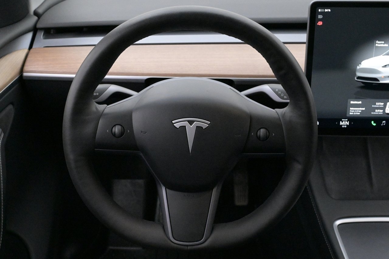 Tesla Model Y Long Range AWD Autopilot 2023, bild 7/10