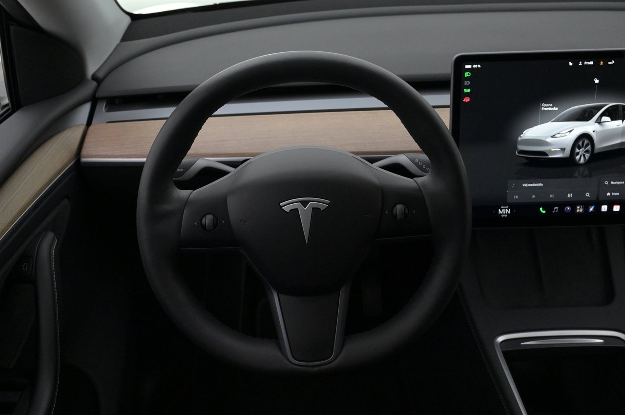 Tesla Model Y Long Range AWD Autopilot 2023, bild 7/10