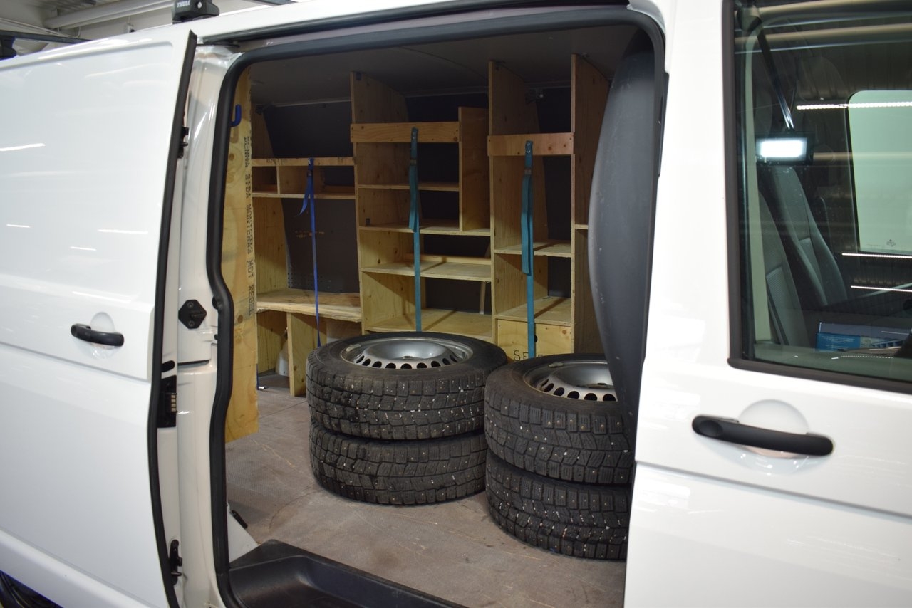 Volkswagen Transporter 2023, bild 7/10