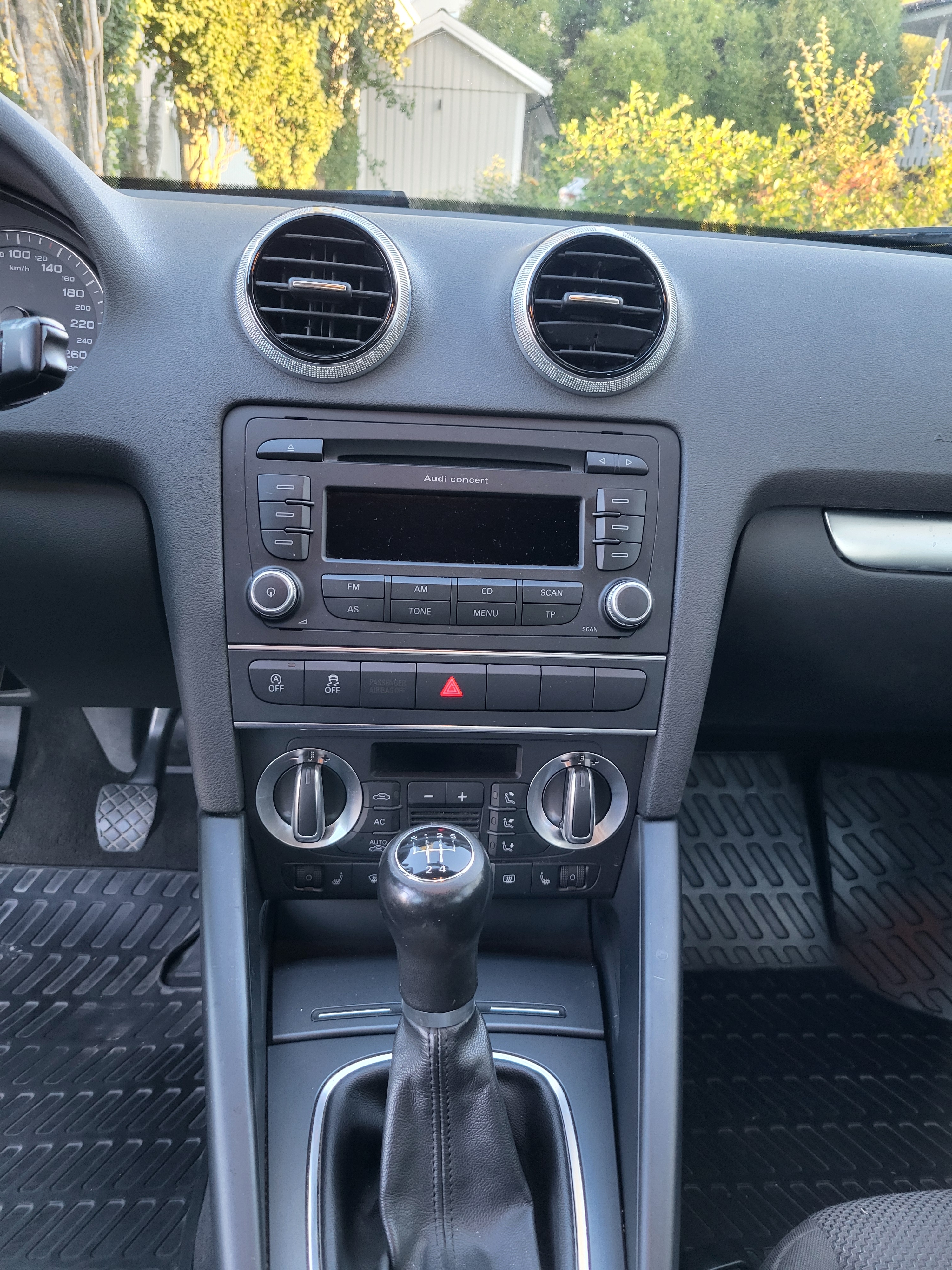 Audi A3 Sportback 1.6 TDI Manuell 2012, kuva 3/9
