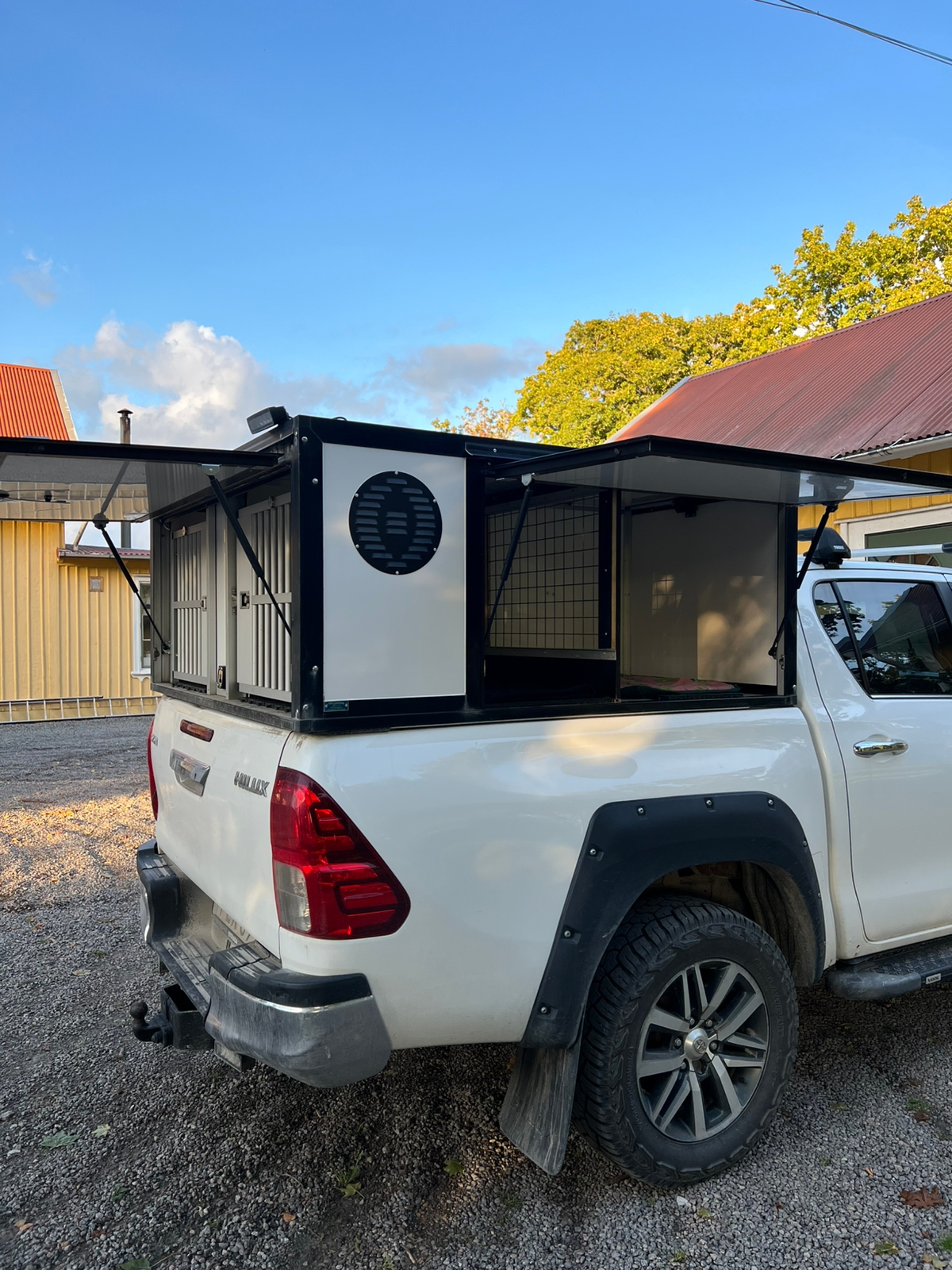 Toyota HiLux 2017, bild 6/10