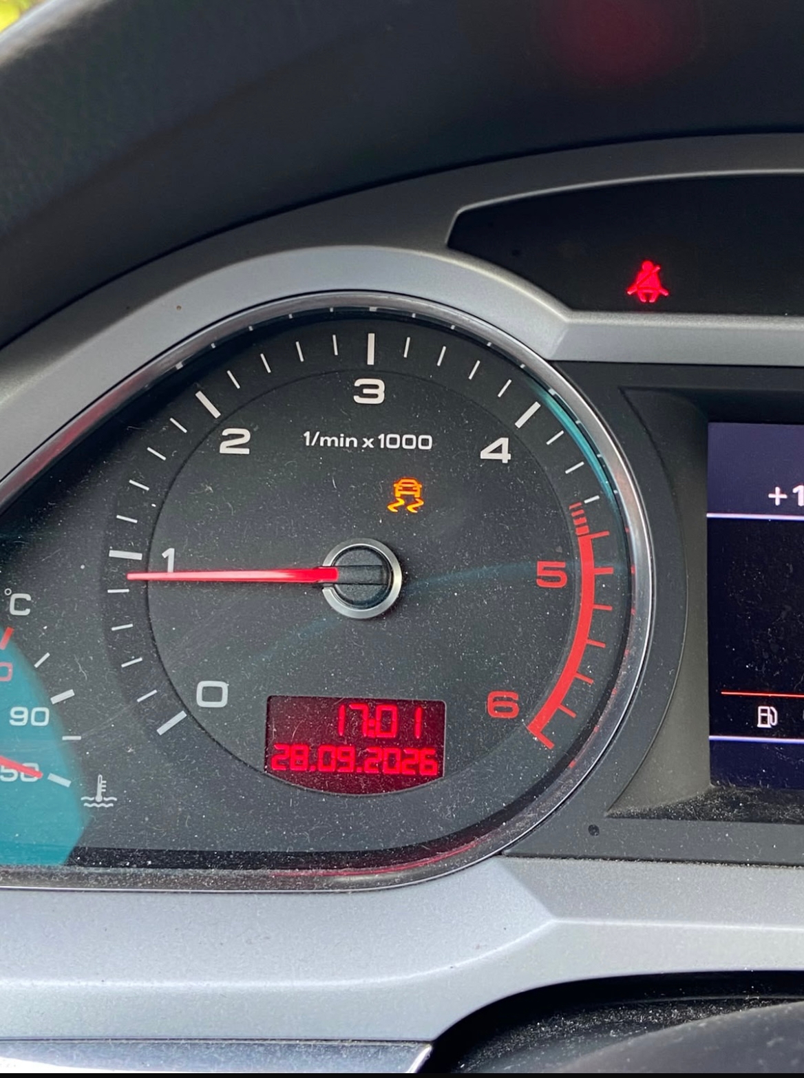 Audi A6 Sedan 2.0 TDI Multitronic 2010, photo 5/18