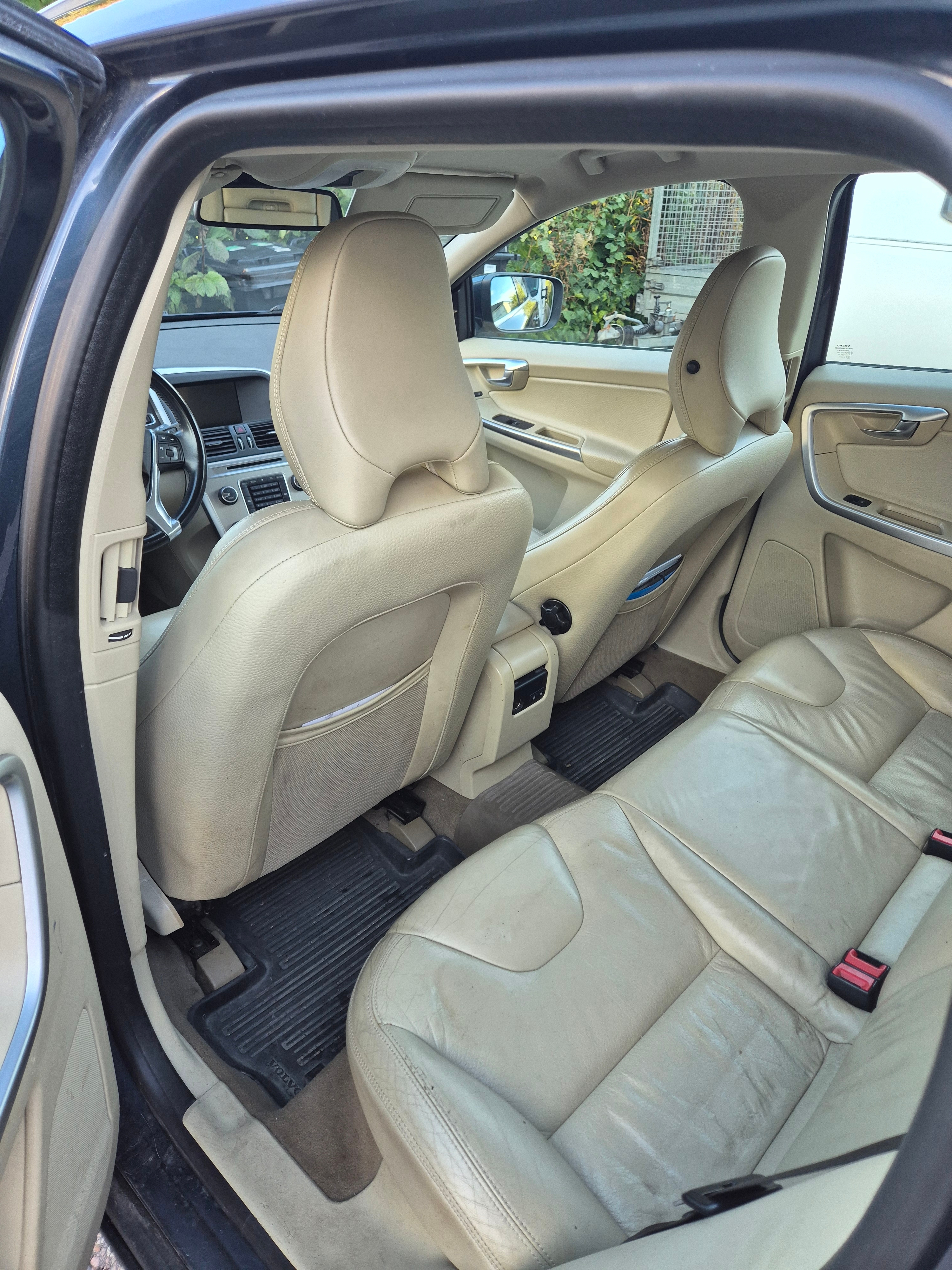 Volvo XC60 D3 Manuell Summum 2011, bild 6/10