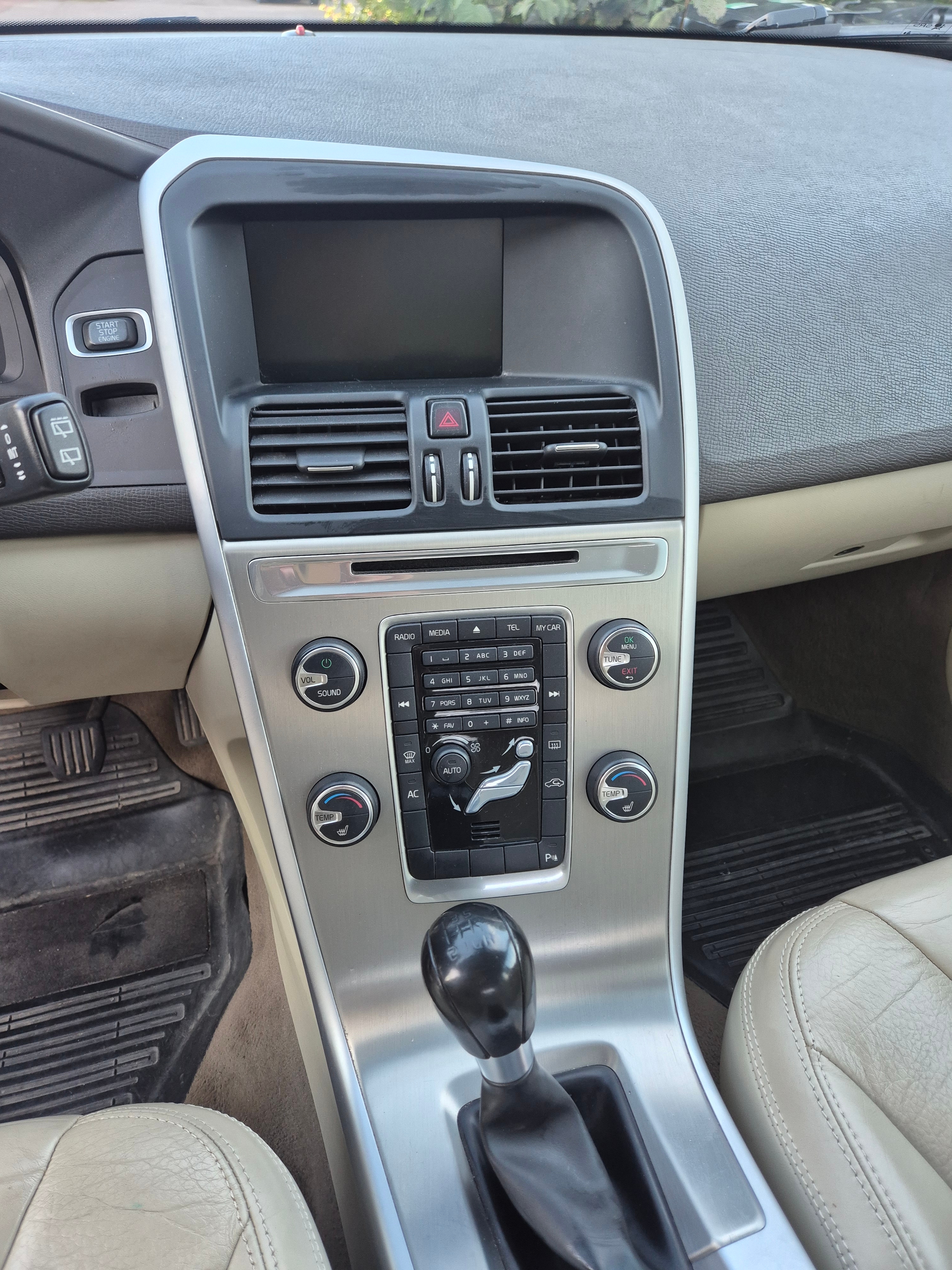 Volvo XC60 D3 Manuell Summum 2011, bild 5/10