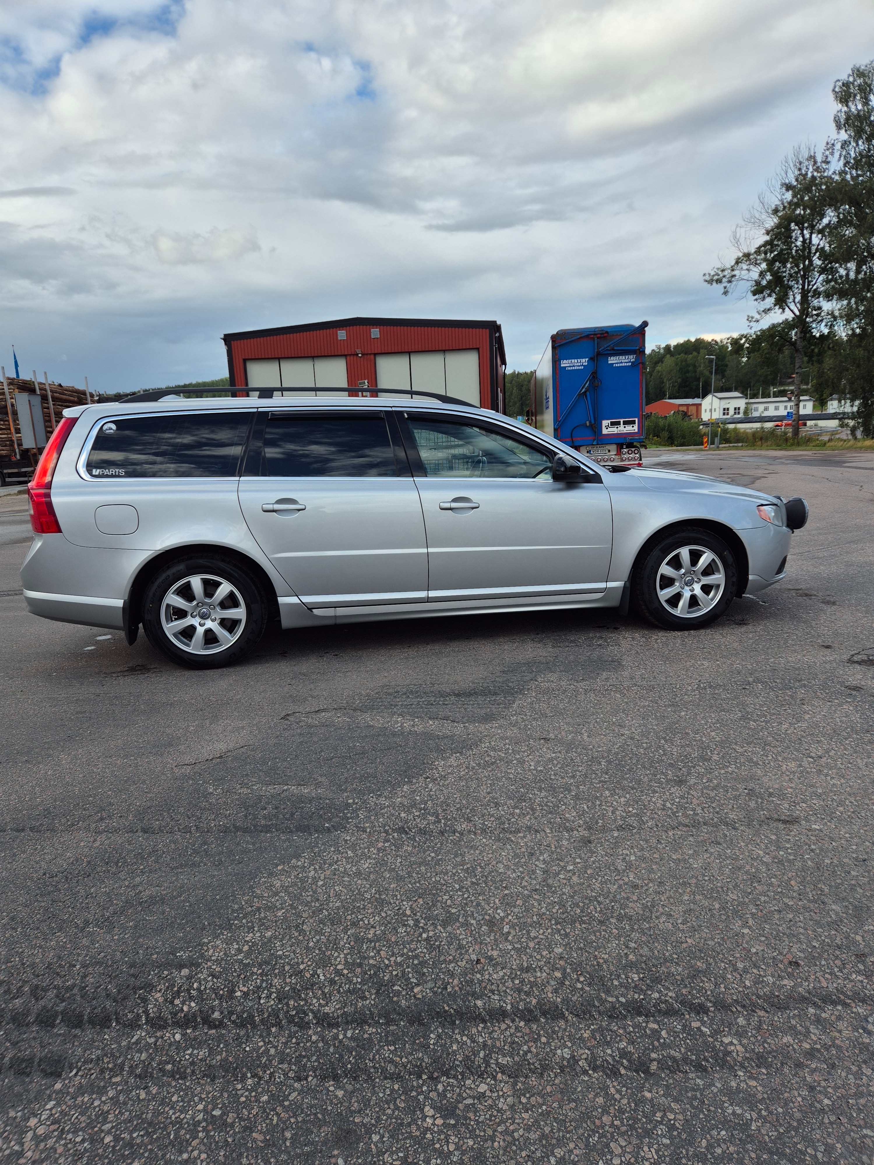 Volvo V70 D3 2012, photo 5/10