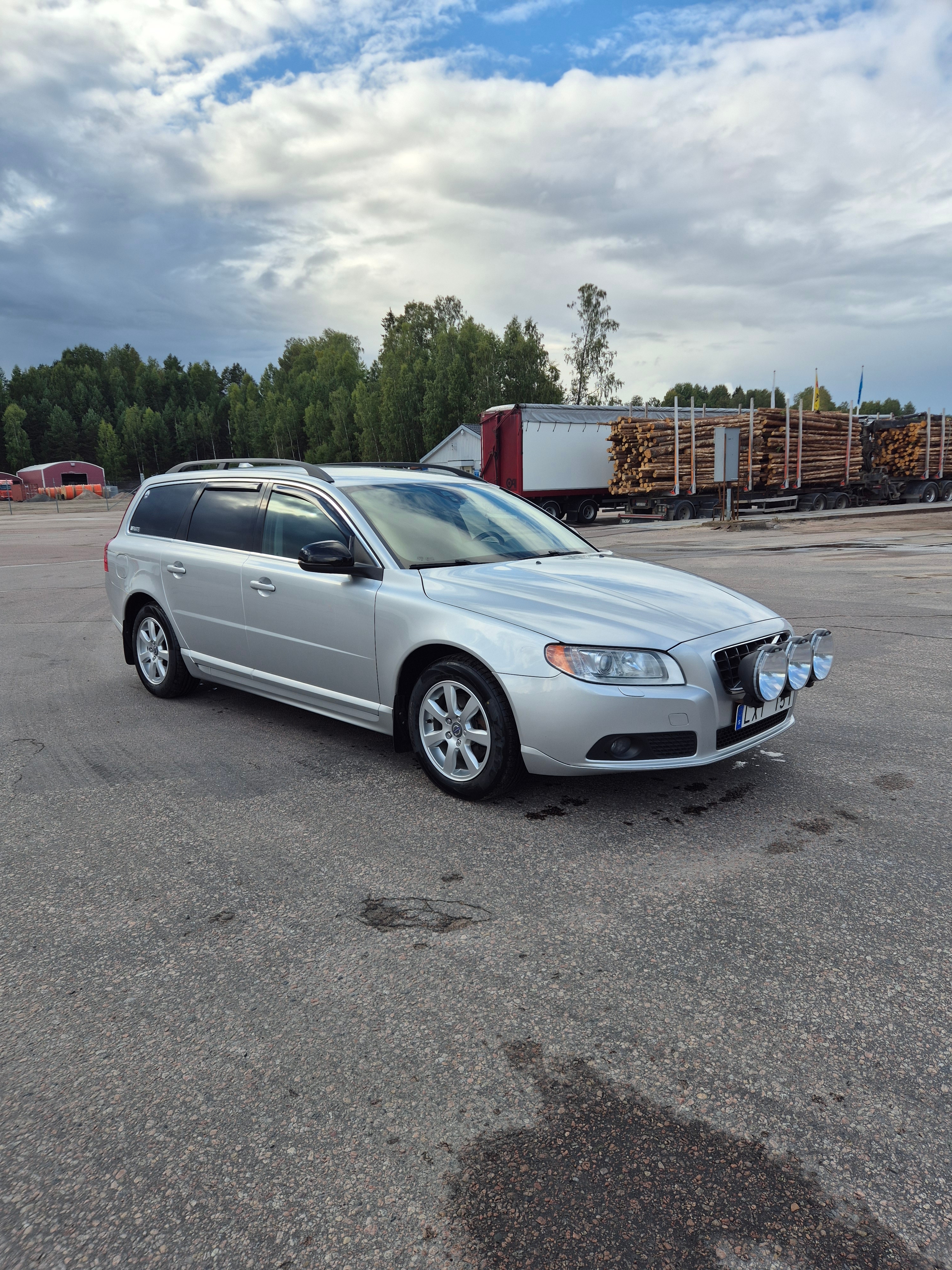 Volvo V70 D3 2012, photo 6/10