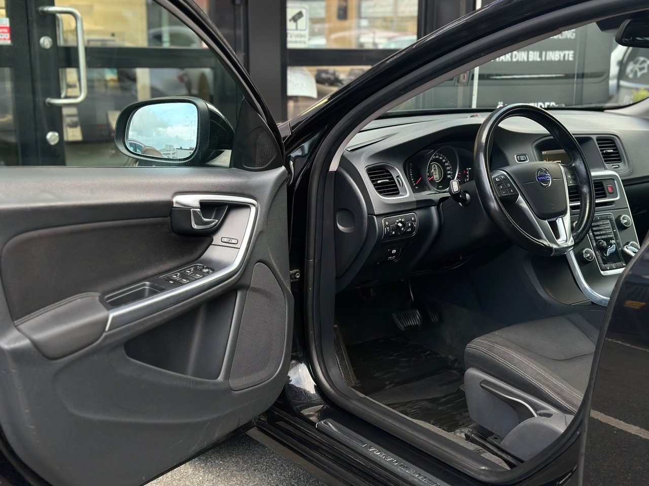 Volvo V60 D2 Powershift Kinetic Euro5 2014, bild 7/10