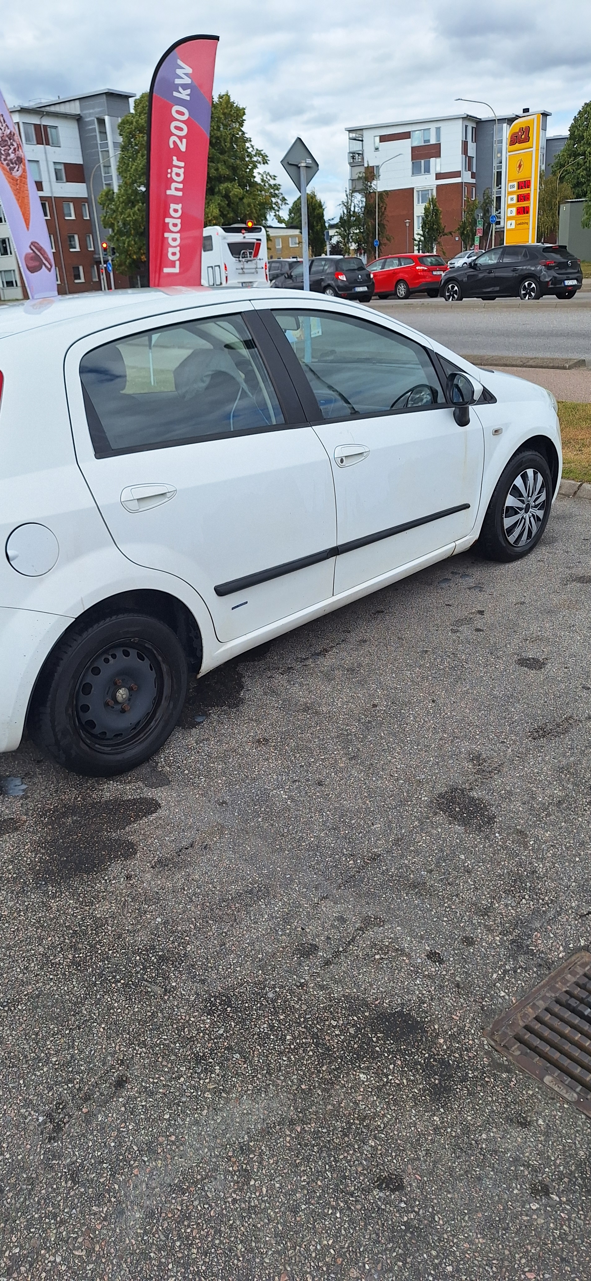 Fiat Grande Punto 2008, bild 2/5
