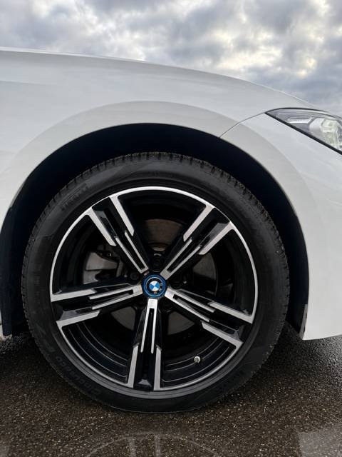 BMW 330 2023, bild 6/10