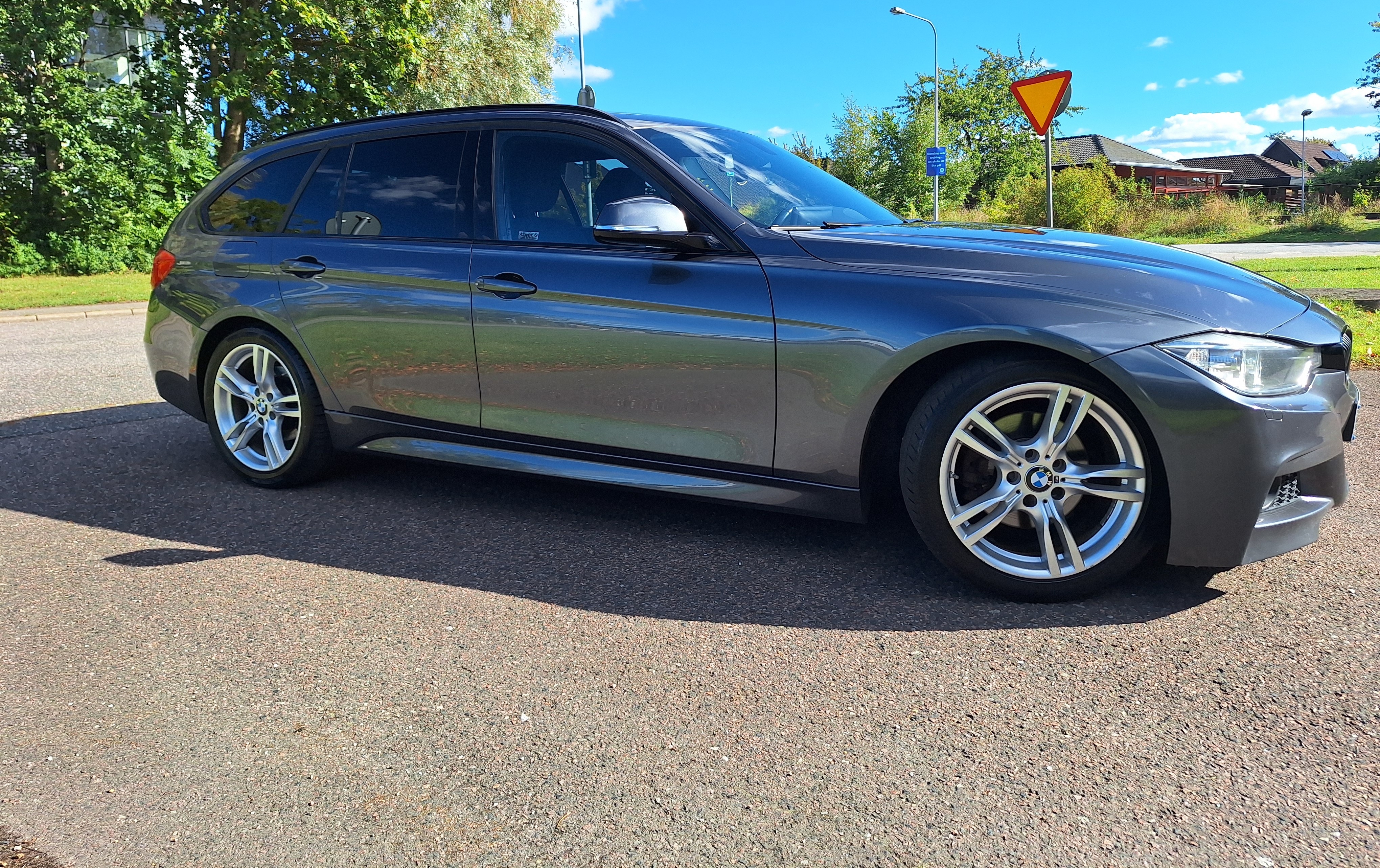 BMW 320 d Touring Steptronic 2014, bild 4/31