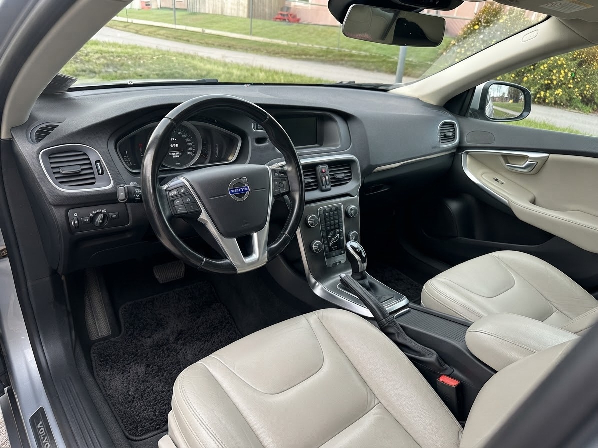 Volvo V40 D2 Powershift 2015, kuva 7/8