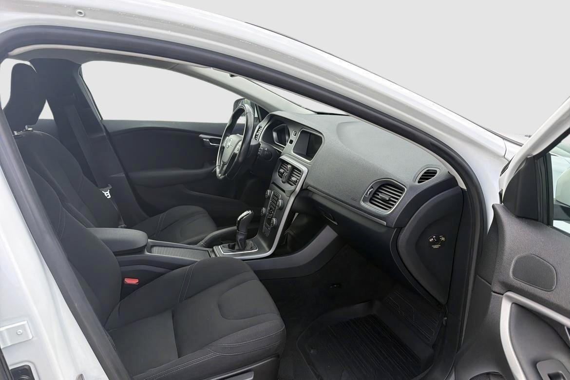 Volvo V40 T3 KINETIC V-HJUL LEDRAMP 2014, bild 6/10