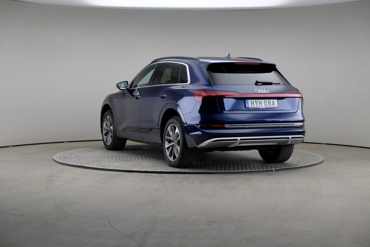 Audi e-tron 2022, photo 2/10