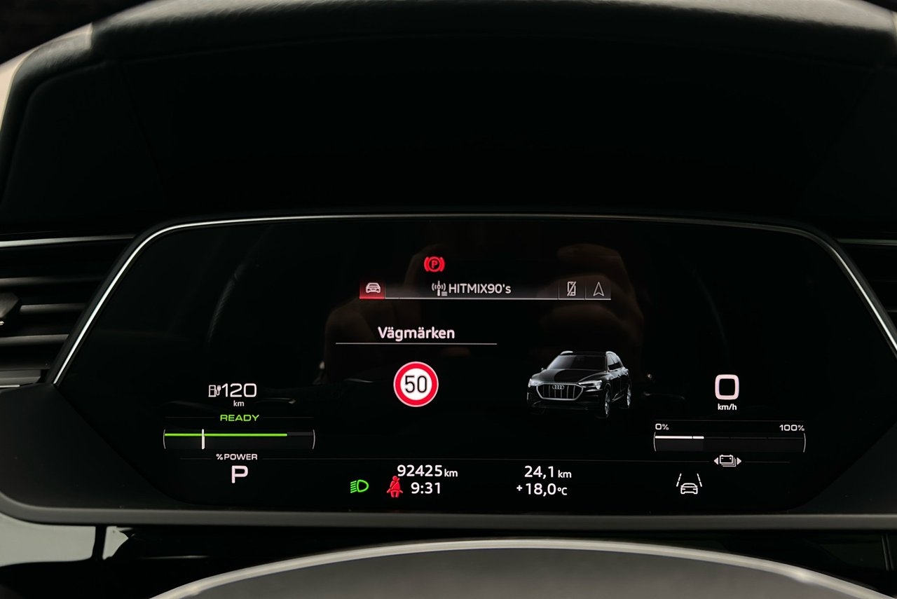 Audi e-tron 2022, photo 7/10