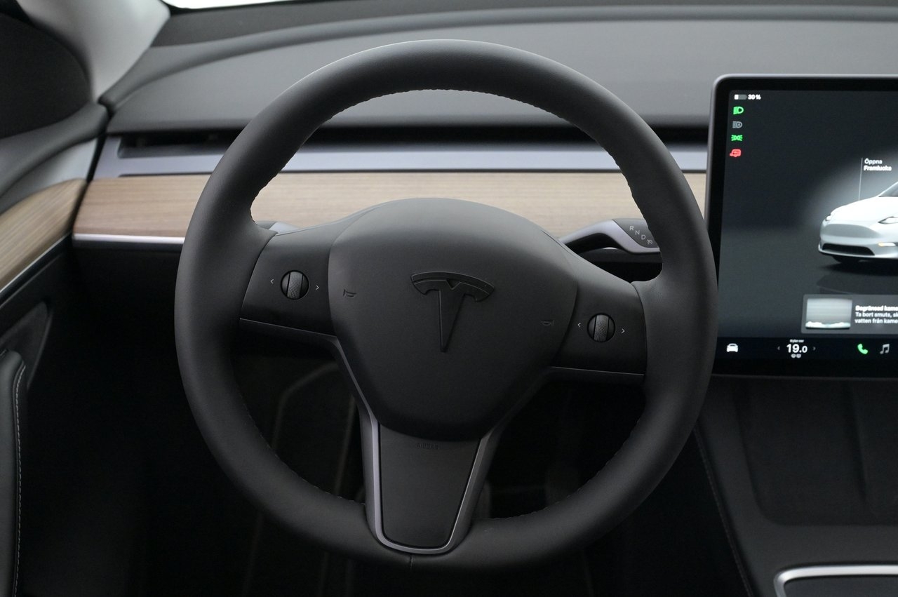 Tesla Model Y 2023, bild 7/10