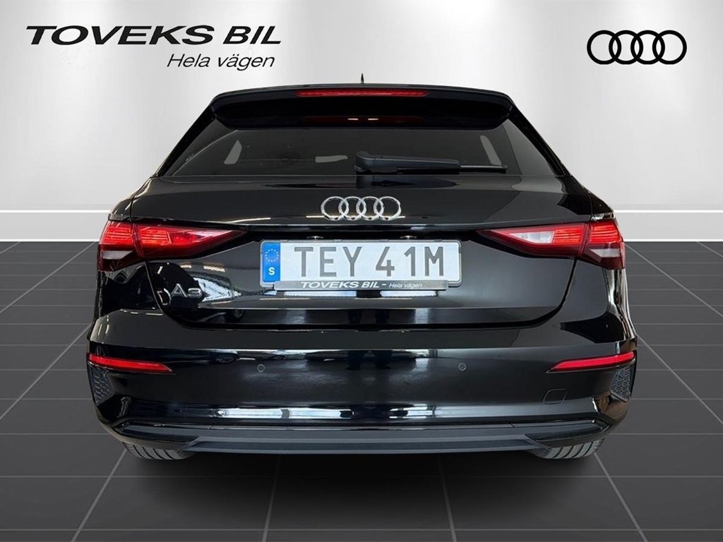 Audi A3 1,5 150hk 18" Bang & Olufsen 2024, bild 5/10