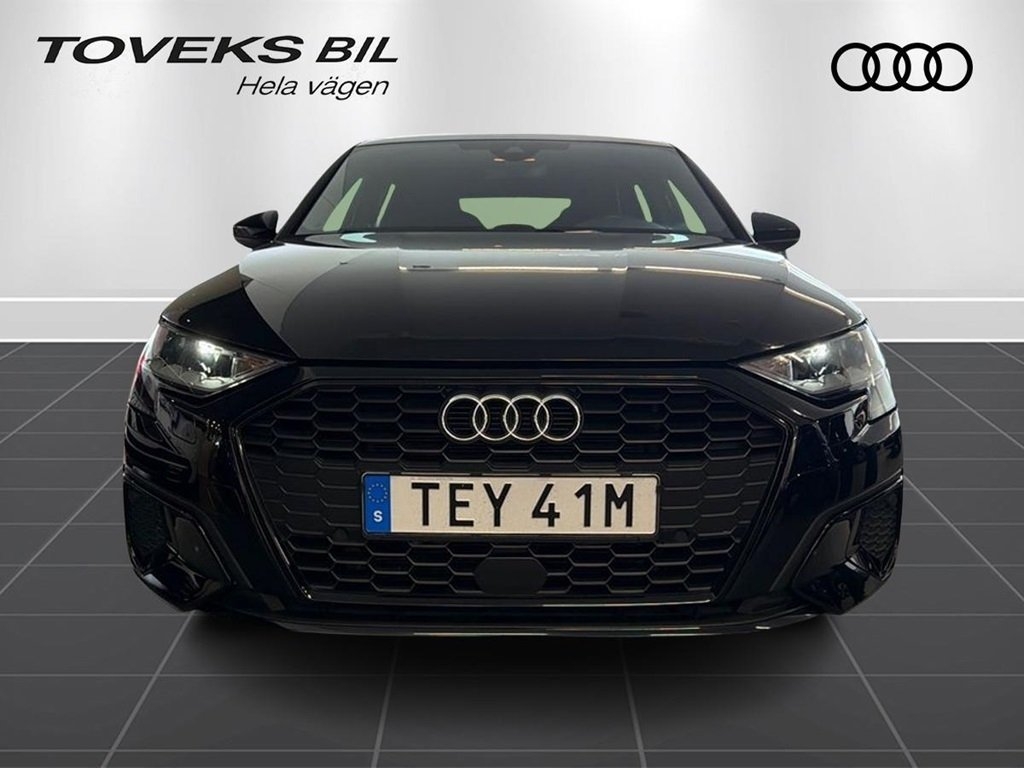 Audi A3 1,5 150hk 18" Bang & Olufsen 2024, bild 2/10
