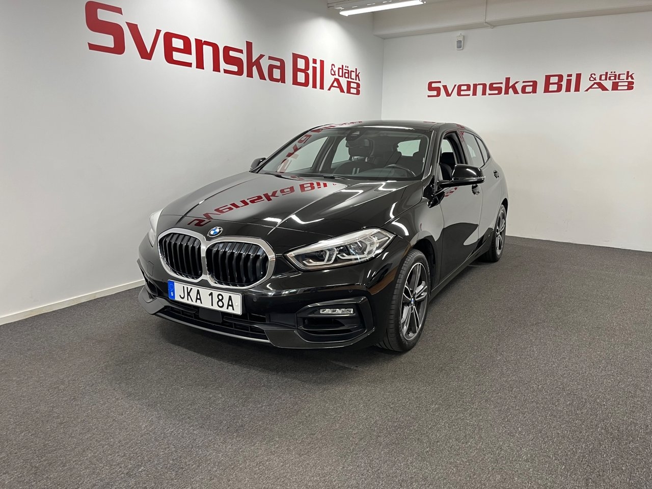 BMW 118 i AUT Sport line 2020, kuva 3/25
