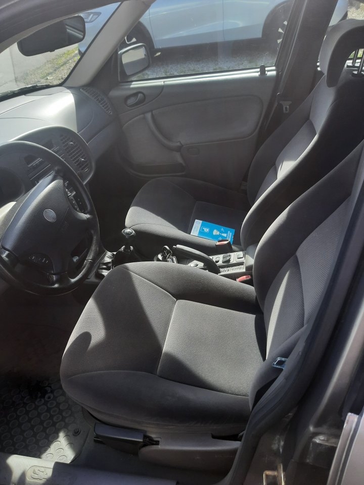 Saab 9-3 5-dörrar 2.0 T 2002, bild 5/10