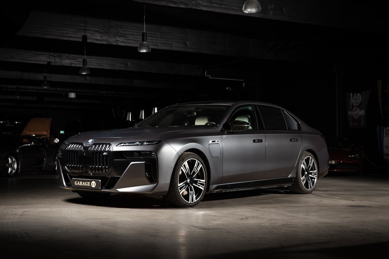 BMW M760e