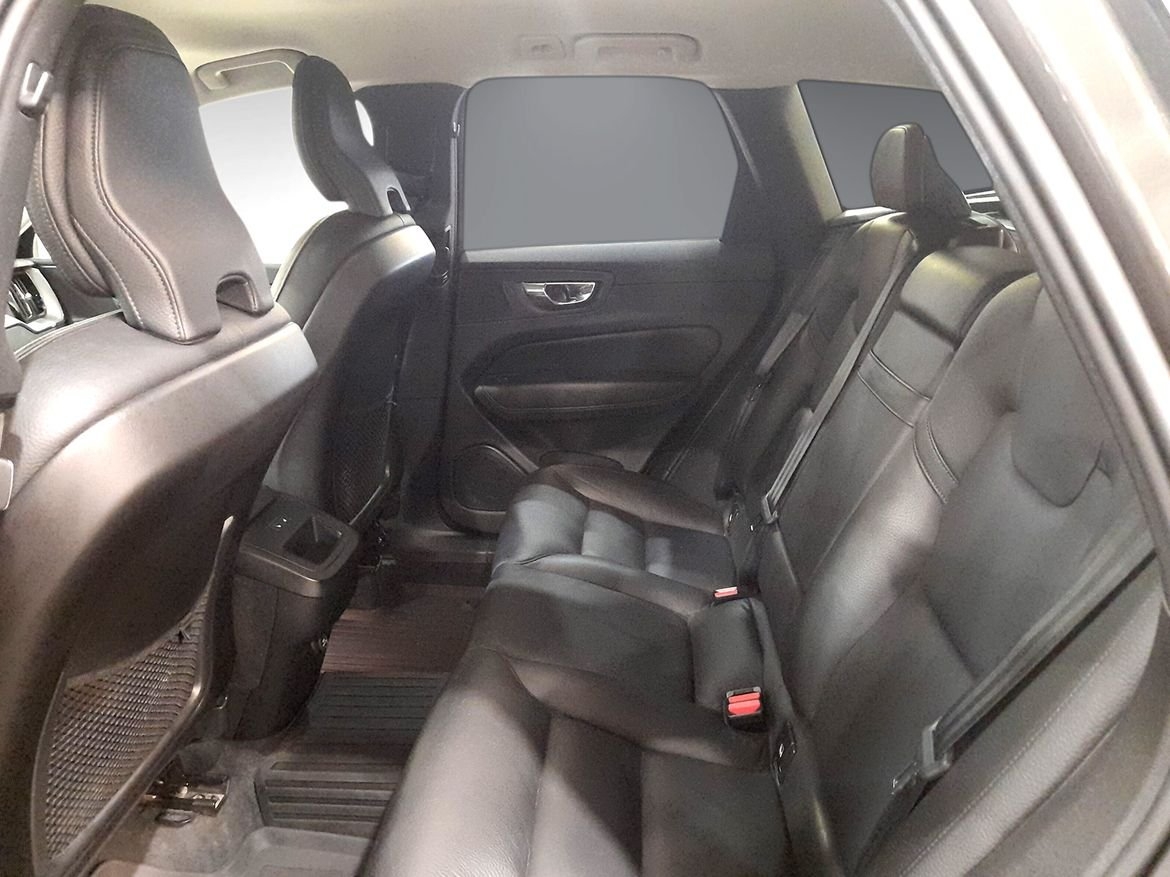 Volvo XC60 2020, photo 6/10