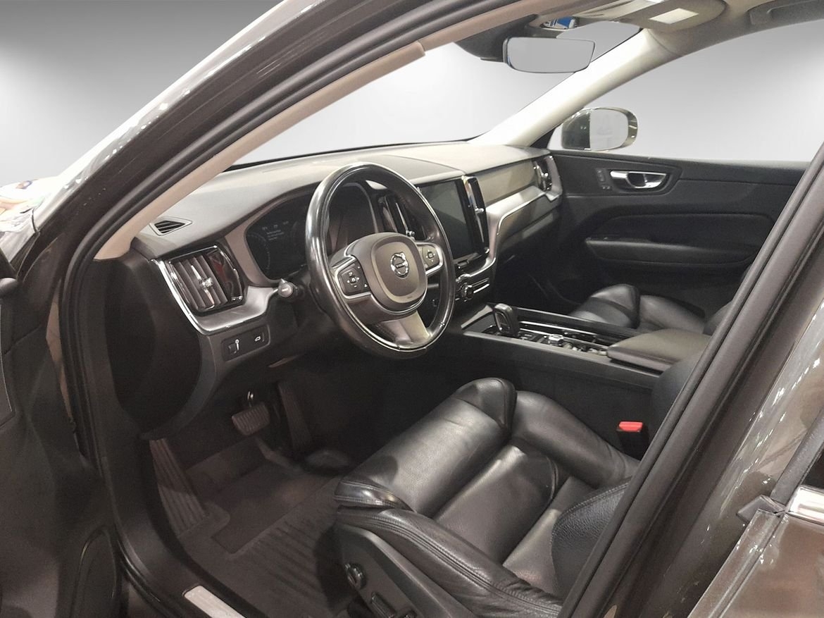 Volvo XC60 2020, photo 5/10