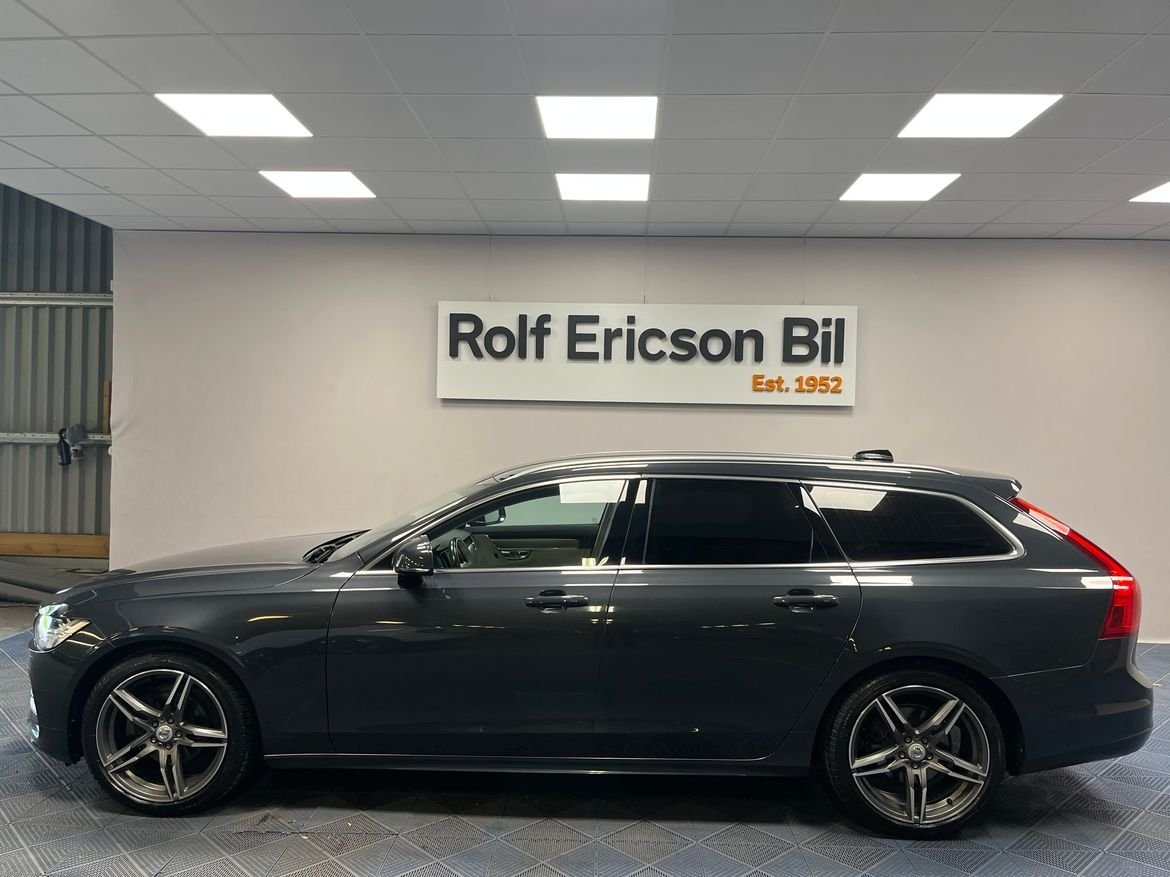 Volvo V90 D4 Momentum Advanced SE II 2020, bild 2/10