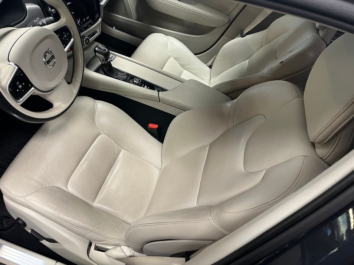Volvo V90 D4 Momentum Advanced SE II 2020, bild 4/10