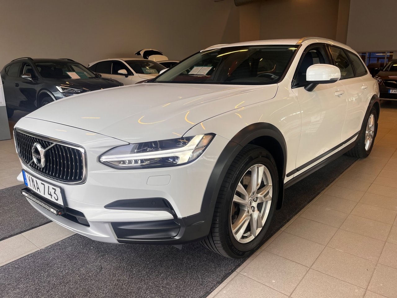 Volvo V90 Cross Country