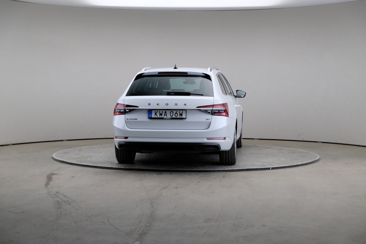 Skoda Superb 2023, kuva 5/28