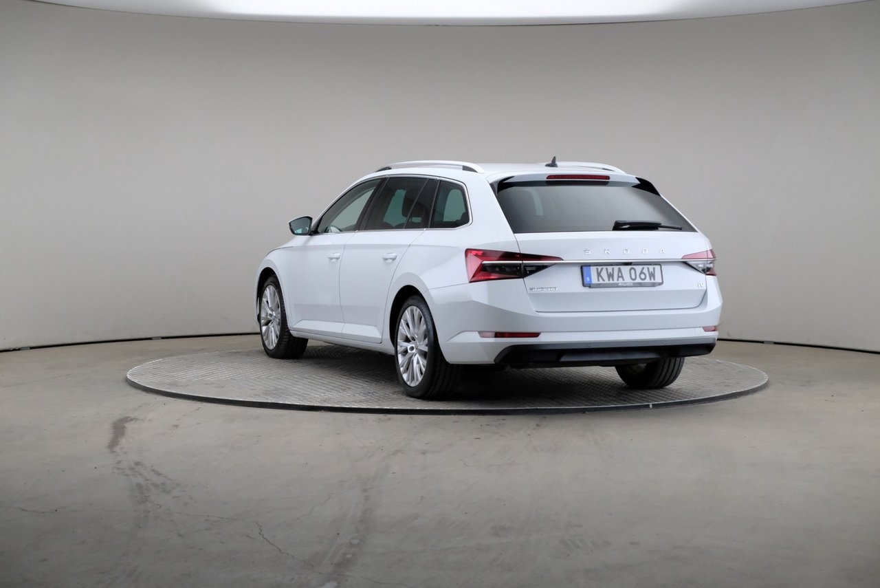 Skoda Superb 2023, kuva 2/28