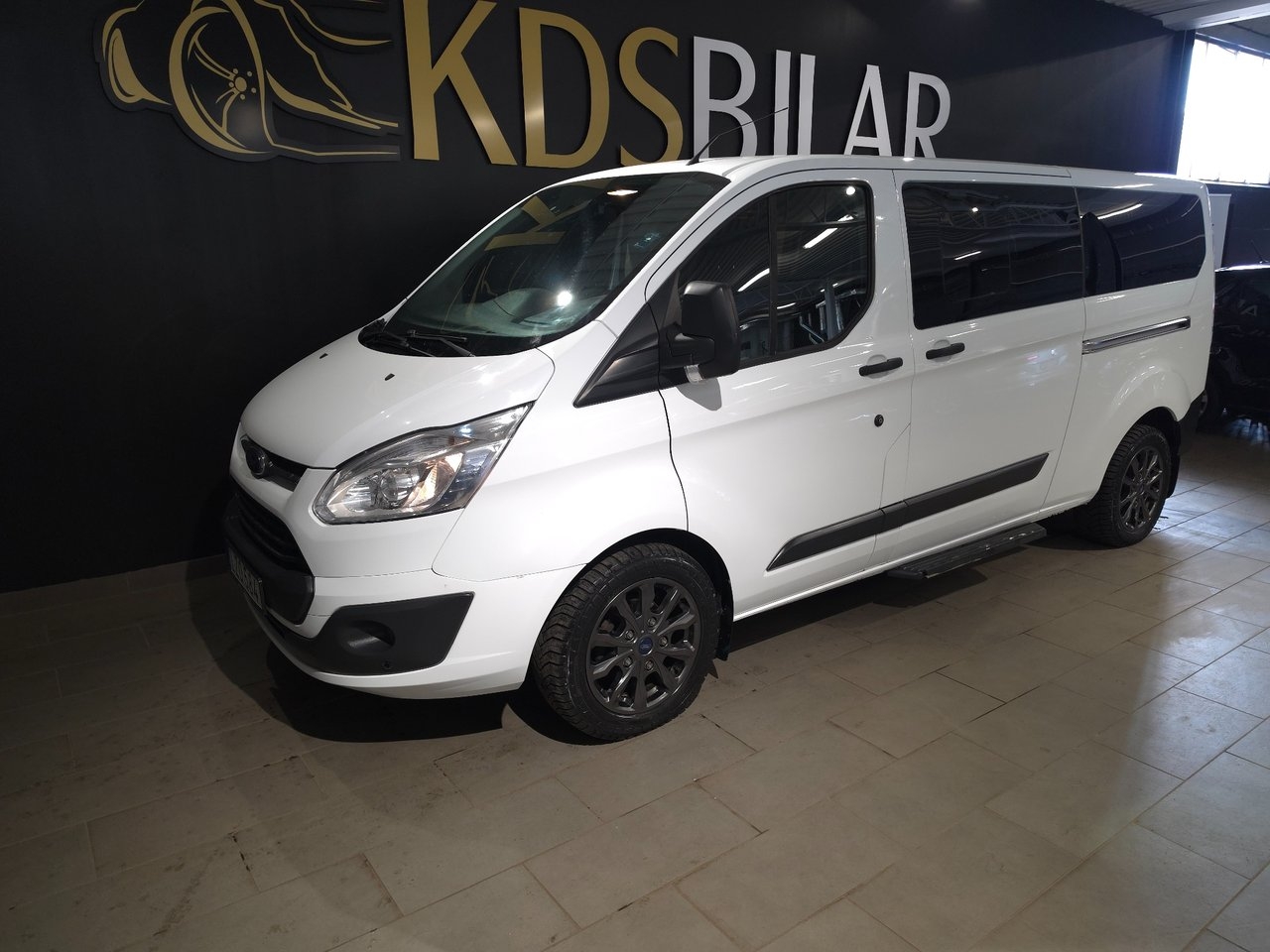 Ford Tourneo Custom 2017, bild 2/10
