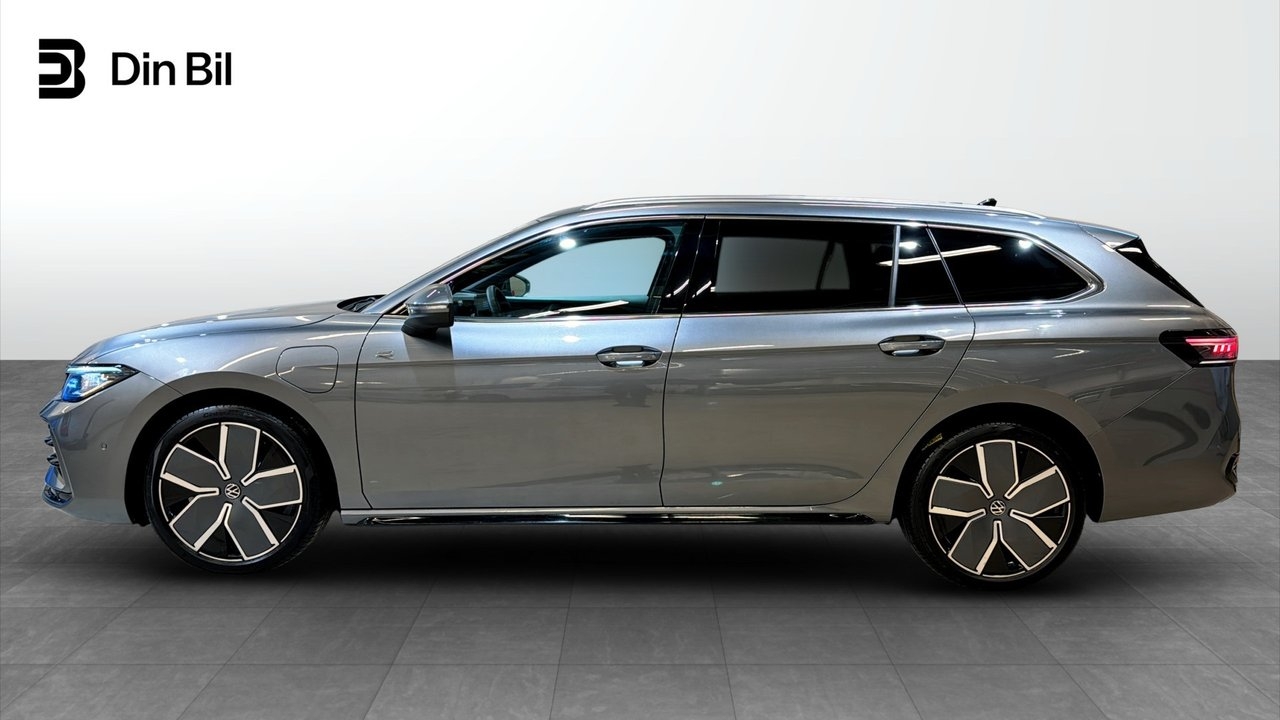 Volkswagen Passat 2025, bild 2/10