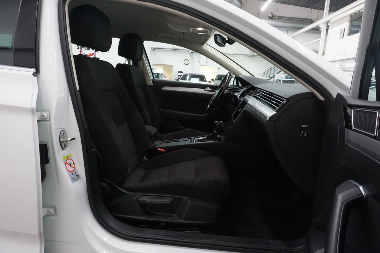 Volkswagen Passat 2018, bild 7/10