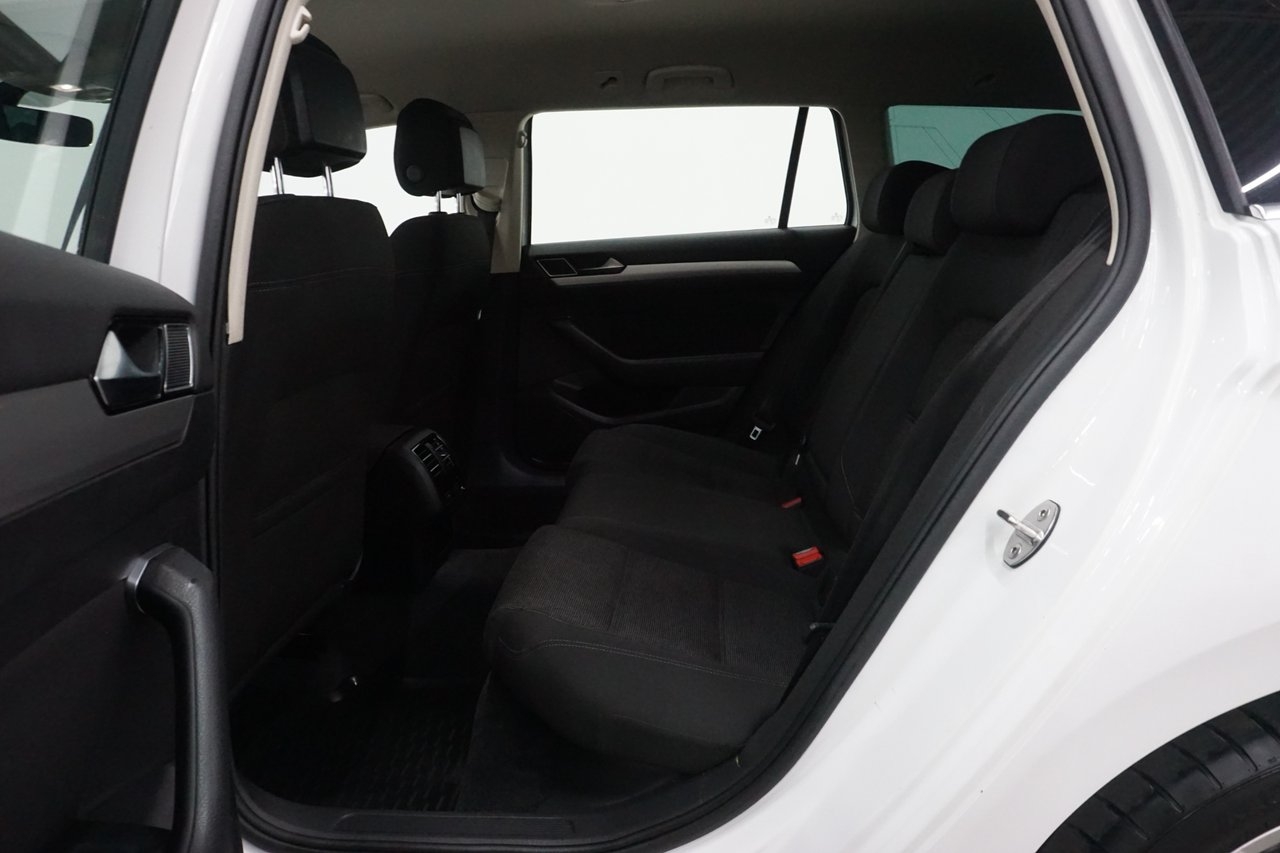 Volkswagen Passat 2018, bild 6/10