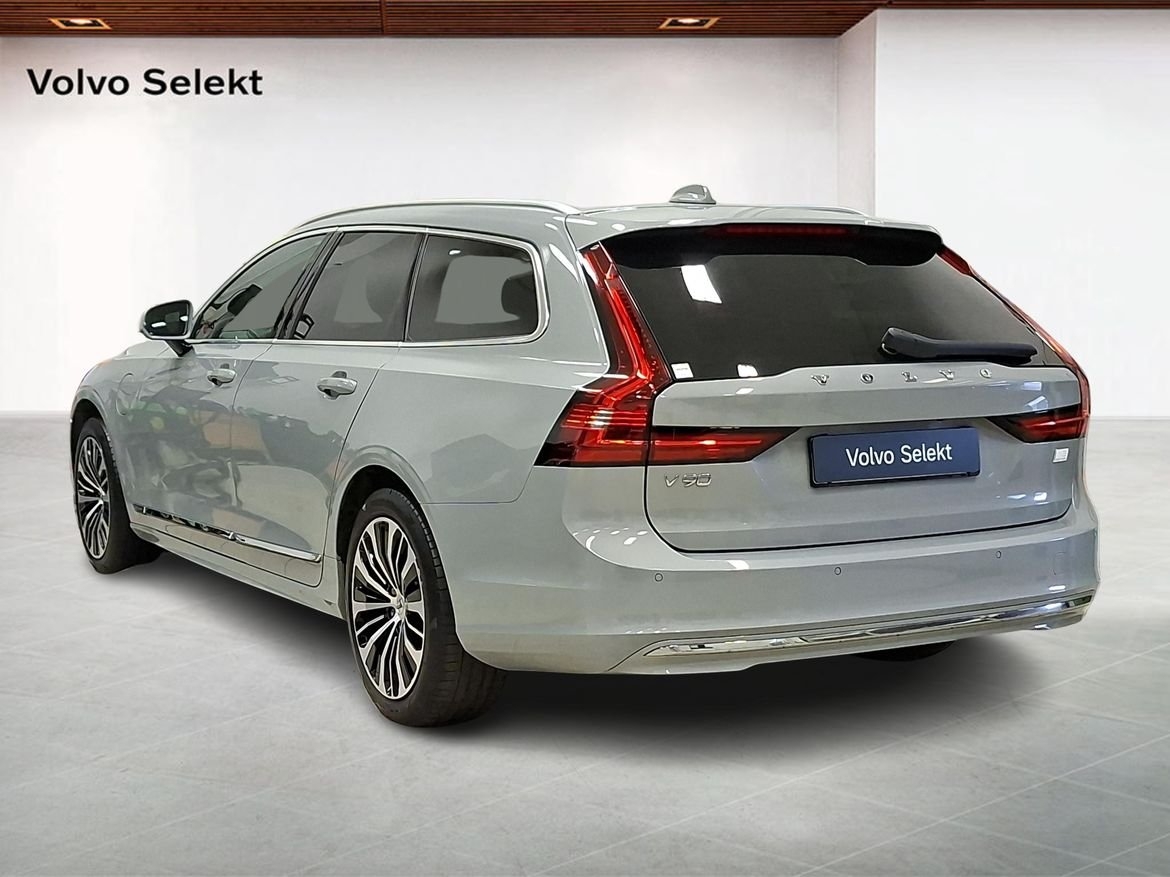 Volvo V90 Recharge T6 Core Edition 2024, photo 2/14