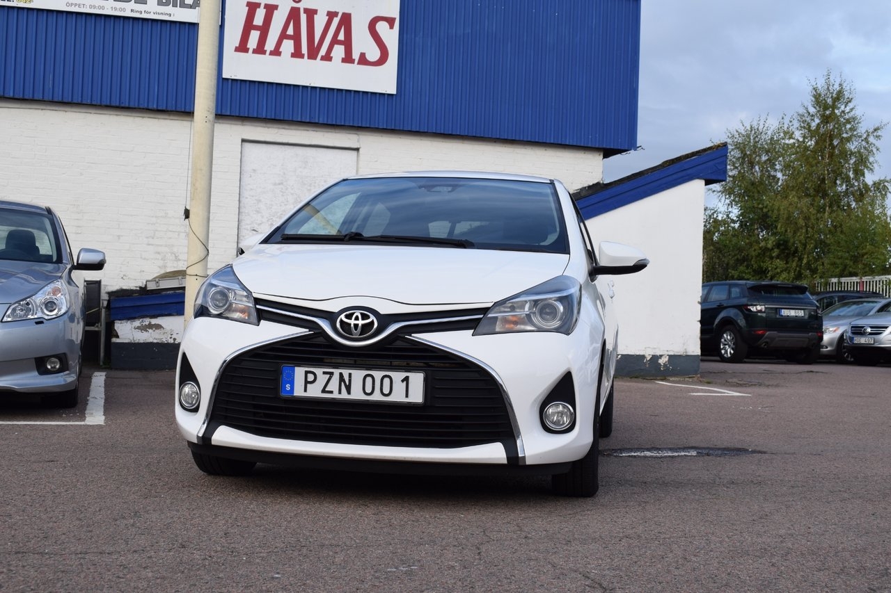 Toyota Yaris 2016, bild 2/10