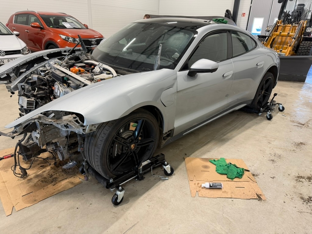 Porsche Taycan 2021, bild 3/10