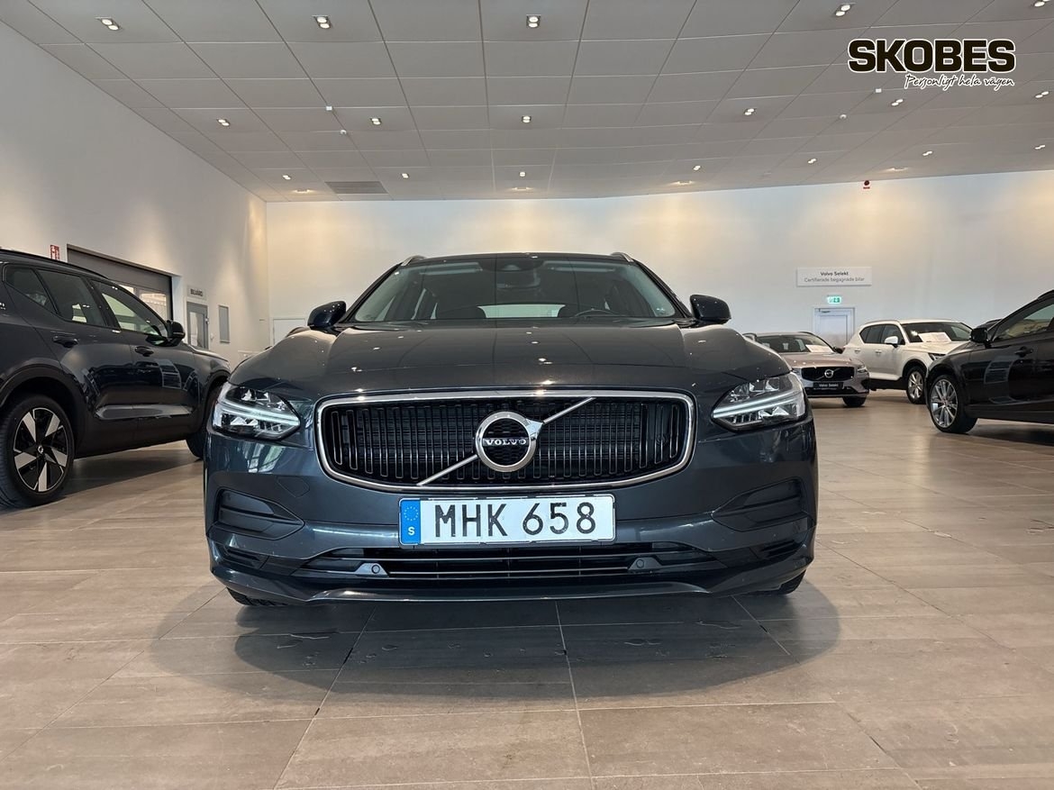 Volvo V90 D4 Momentum Edition 2019, bild 2/10