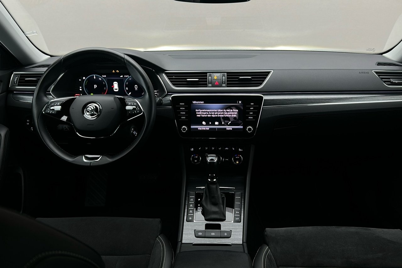Skoda Superb 2023, bild 3/3